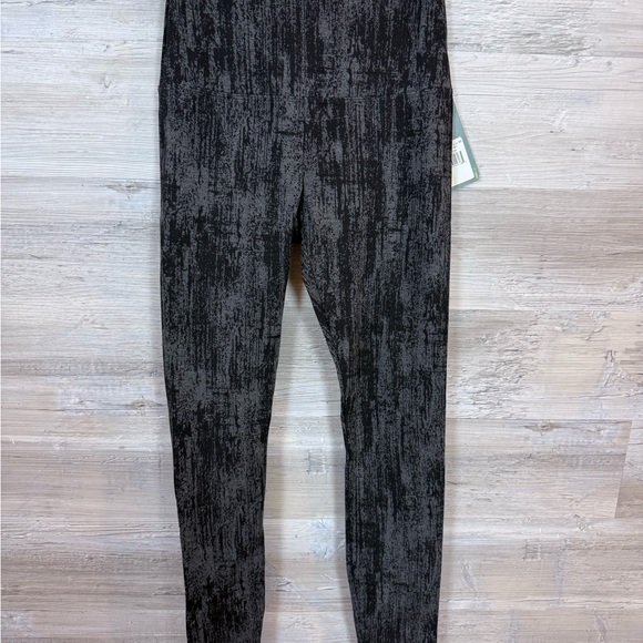 Lysse Pants - NWT Lyssé High Waist Leggings XS Black Ash Abstract Print Shaping